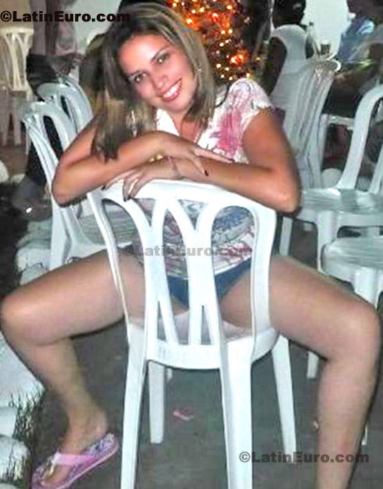 Date this voluptuous Colombia girl Maria from  C8393