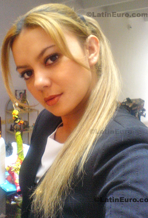 Date this funny Colombia girl Mary from Neiva C8400