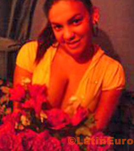 Date this good-looking Colombia girl Maria from  C8435