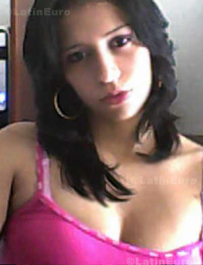 Date this pretty Colombia girl Yency from Medellin C8460