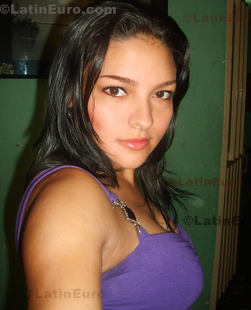 Date this beautiful Colombia girl Lina from  C8531