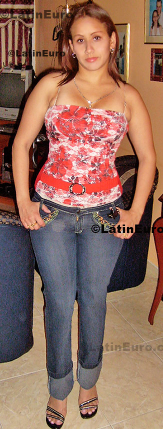 Date this pretty Colombia girl Ruby from Bogota C8536