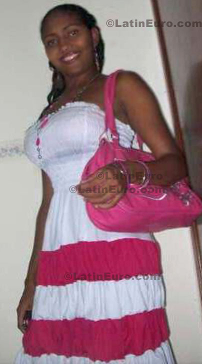 Date this gorgeous Colombia girl Rosy from Barranquilla C8584