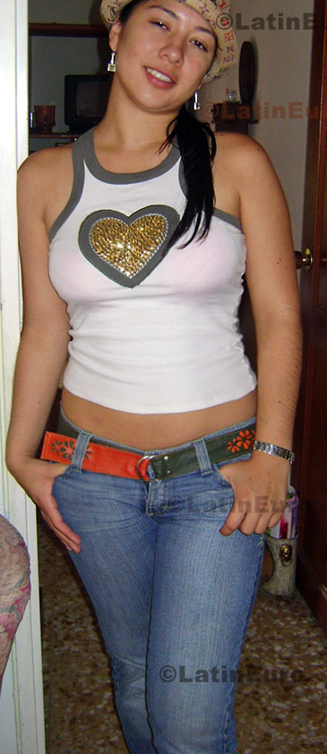 Date this sultry Colombia girl Vanessa from Cali C8606