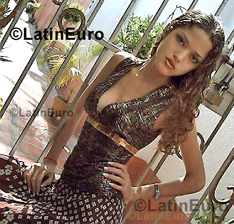 Date this foxy Colombia girl Sarhay from Barranquilla C8666
