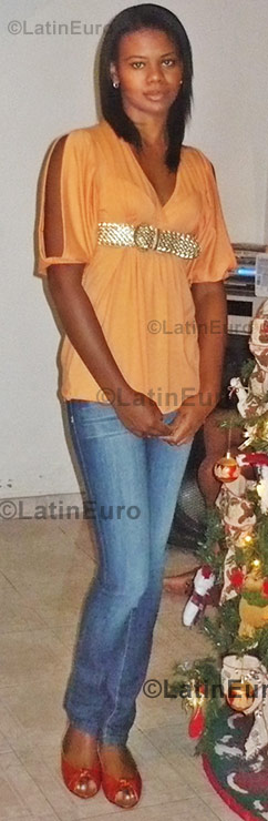 Date this cute Colombia girl Deiby from Cali C8742