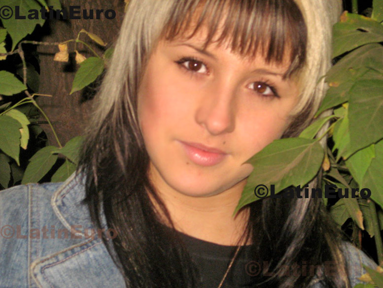 Date this fun Colombia girl Sofia from Bogota C8815