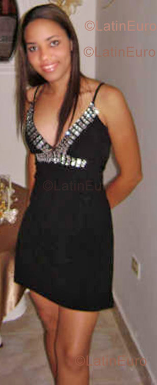 Date this cute Colombia girl Arlet from Barranquilla C8865