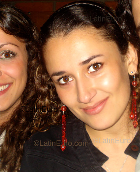 Date this happy Colombia girl Magda from Manizales C9021