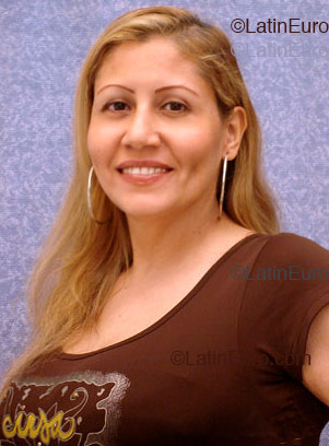Date this sensual Colombia girl Yolanda from Cali C9024