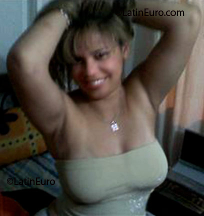 Date this gorgeous Colombia girl Hannys from Bogota C9031