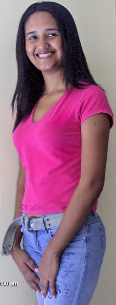 Date this athletic Colombia girl Ena from Barranquilla C9099