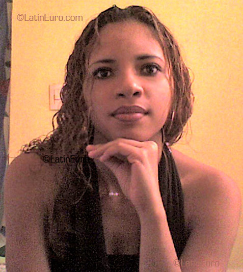 Date this attractive Colombia girl Jessica from Buenaventura C9126