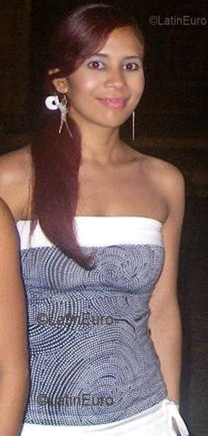 Date this young Colombia girl Madeleine from Cartagena C9129