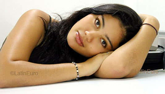 Date this charming Colombia girl Suleidy from Cali C8062