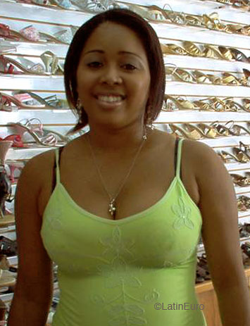 Date this hot Colombia girl Yeimi from  C9396