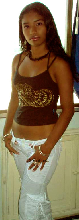 Date this attractive Colombia girl Yasiris from  C9397