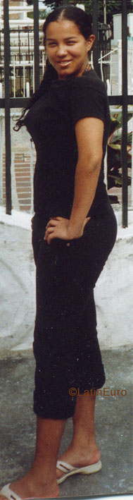 Date this hot Colombia girl Gina from Cali C9566