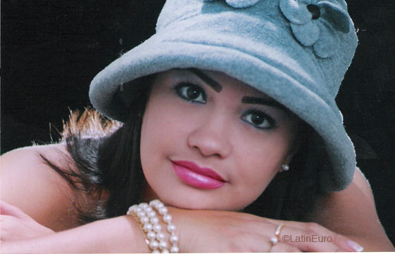 Date this tall Colombia girl Angela from Barranquilla C9657