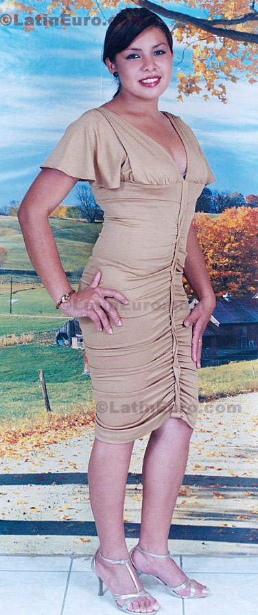 Date this lovely Any Country girl Delmys from Siguatepeque N-1070