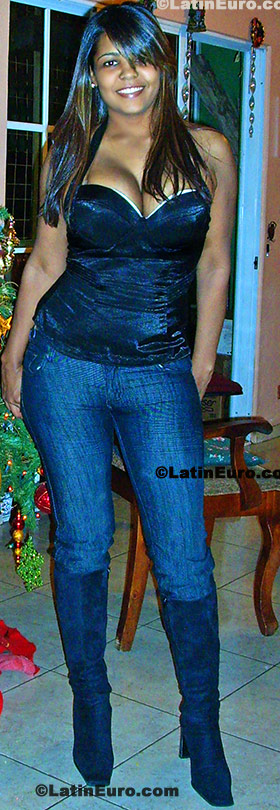 Date this voluptuous Any Country girl Rosa from Santo Domingo N-1145