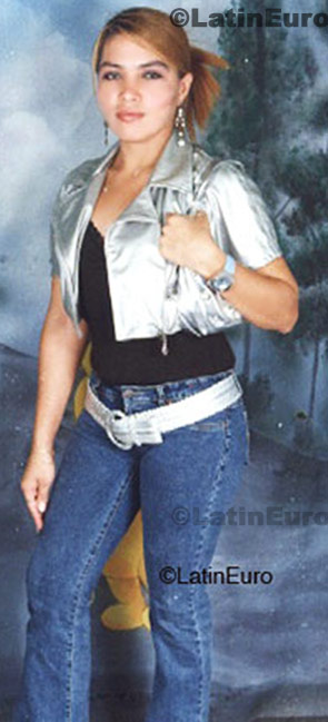 Date this hard body Any Country girl Merlin from Tegucigalpa N-1156