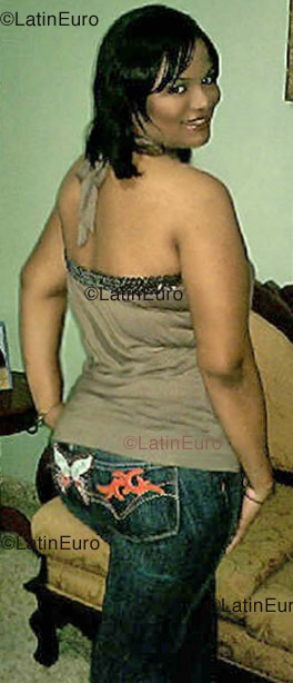 Date this beautiful Dominican Republic girl Jeydy from Santo  Domingo N-125