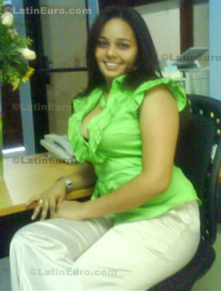 Date this good-looking Dominican Republic girl Maria from Santo Domingo N-1369