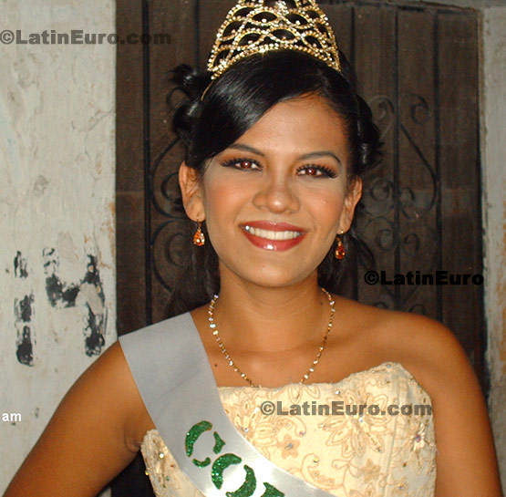 Date this funny Mexico girl Lucy from Zacatepec N-1371