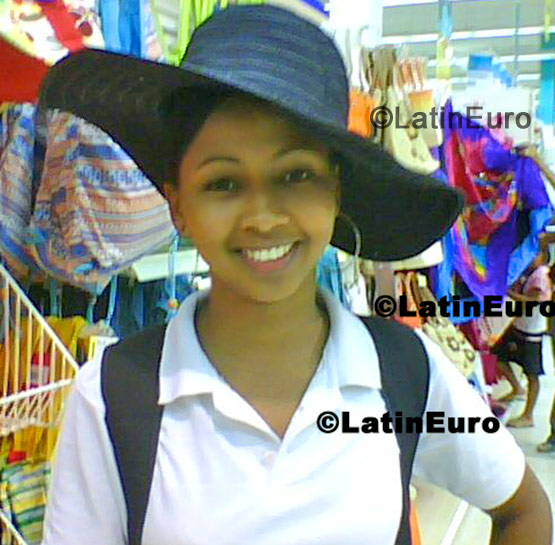 Date this sensual Dominican Republic girl Gabriela from Santo Domingo N-1447