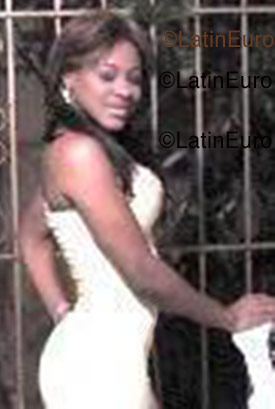 Date this tall Dominican Republic girl Raisa from Santo Domingo N-186