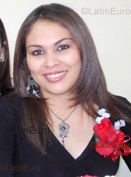 Date this stunning Honduras girl Nancy from Tegucigalpa N-324