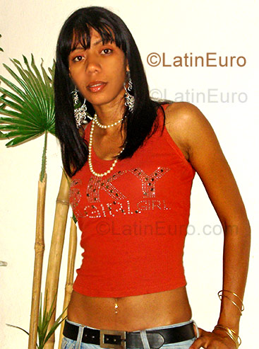 Date this exotic Dominican Republic girl Nuris from Santiago N-371