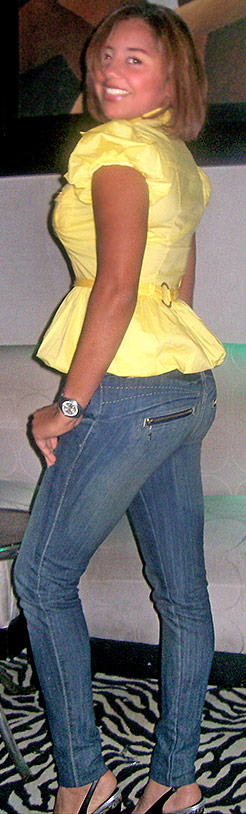 Date this sensual Dominican Republic girl Amelia-Dom from Santo Domingo N-410