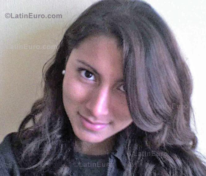 Date this sultry Peru girl Alicia from Lima N-439