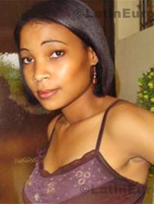 Date this attractive Dominican Republic girl Maria from San Pedro de Macoris N-470