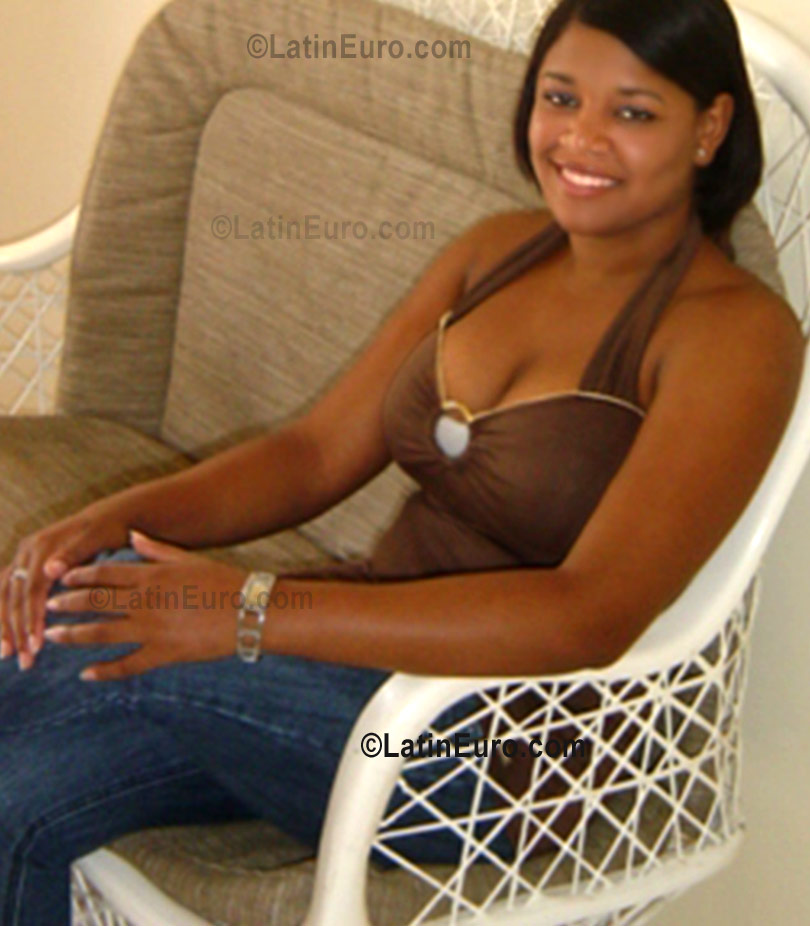 Date this voluptuous Dominican Republic girl Berenice from  N-523