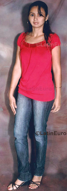 Date this tall Any Country girl Maria from Lempira N-604