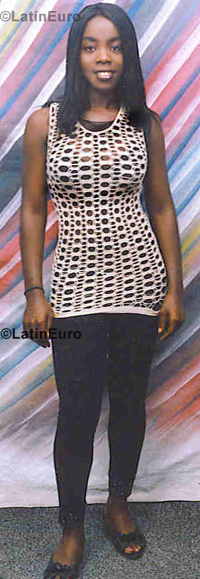 Date this nice looking Any Country girl Fabiloa from  N-623