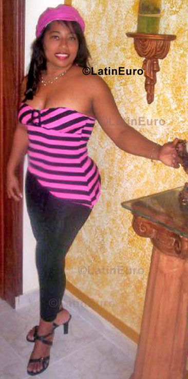 Date this cute Dominican Republic girl Fatima from San Cristobal N-630