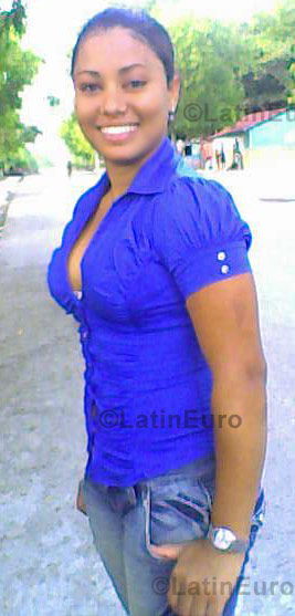 Date this sensual Any Country girl Yinet from Santo Domingo N-694