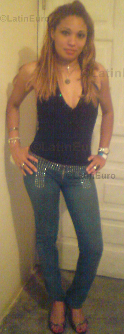 Date this funny Dominican Republic girl Ramona from Santo Domingo N-700