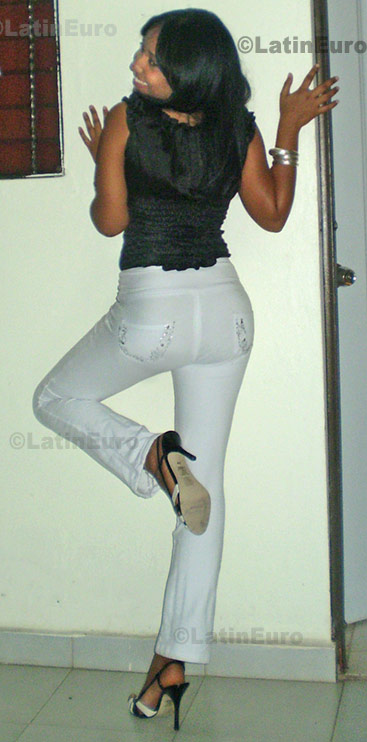 Date this lovely Dominican Republic girl Fanny from Santiago N-718