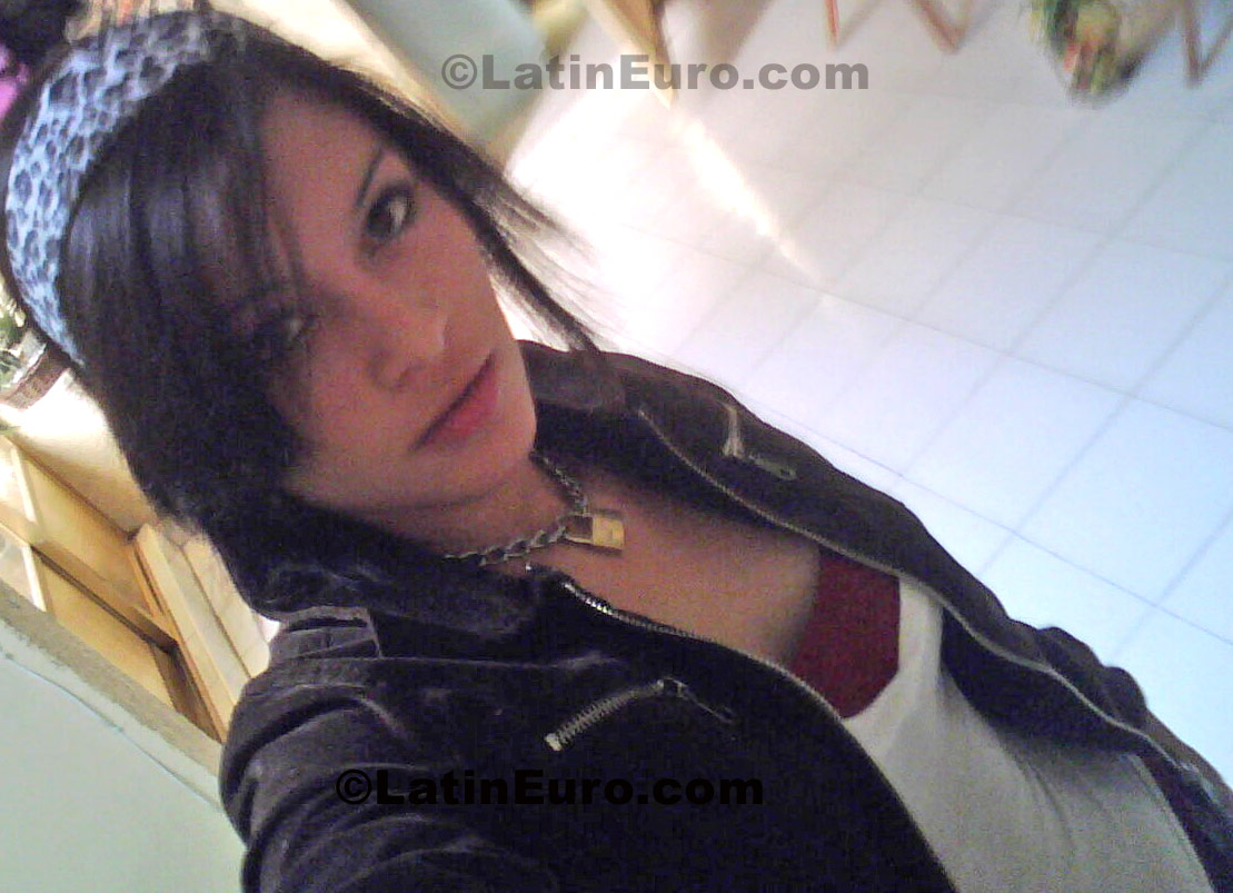 Date this good-looking Mexico girl Alejandra from Valle De Santiago N-867