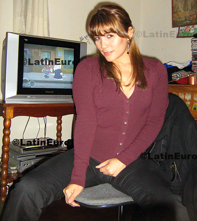 Date this foxy Any Country girl Pamela from Lima N-894