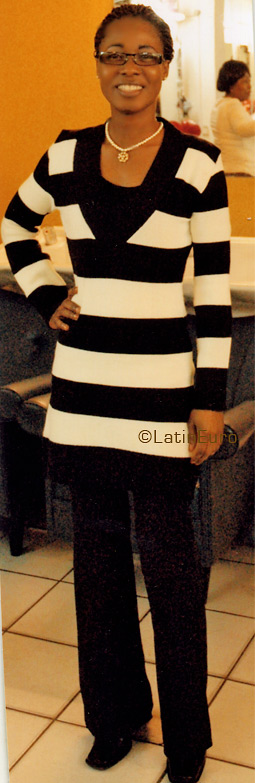 Date this hot France girl Marie from  N1032