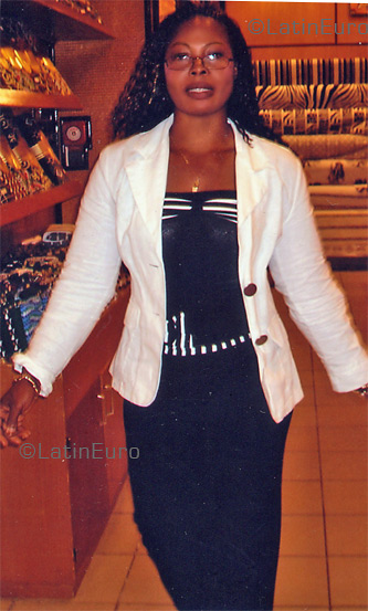 Date this charming France girl Clarisse from  N1038