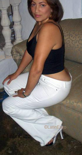 Date this tall Dominican Republic girl Mari from Bonao N1199