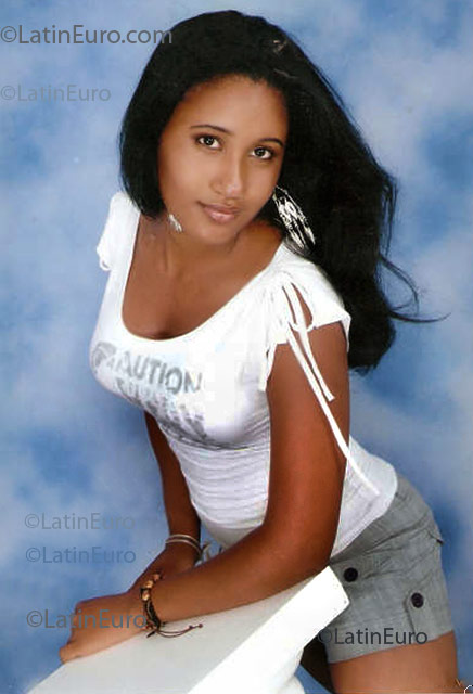 Date this pretty Dominican Republic girl Elizabeth from San Pedro de Macoris N199