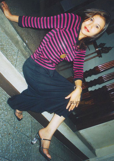 Date this attractive Any Country girl Fely from  N2384